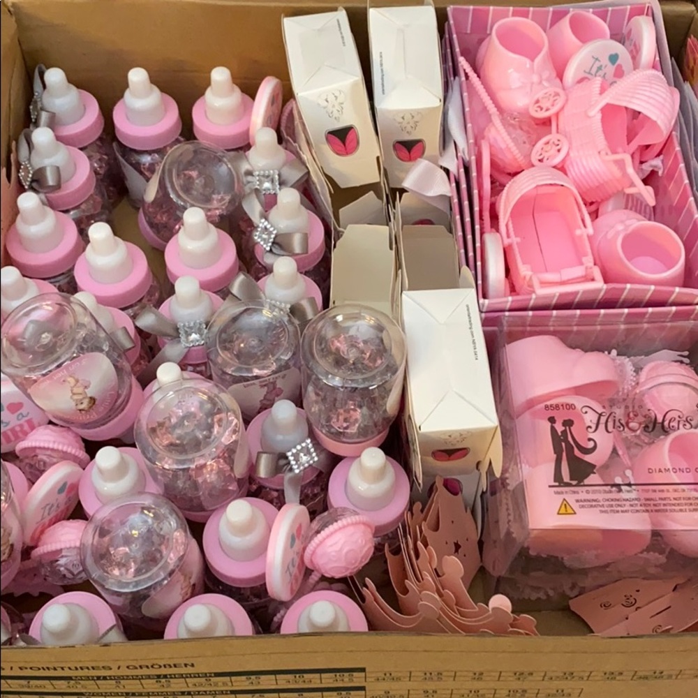 Baby shower table decorations and games